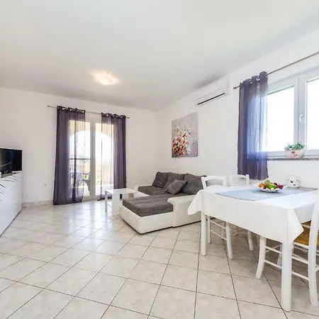 Nella Appartement *